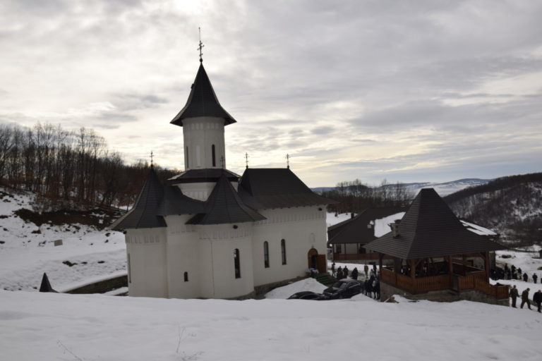 Intampinarea Domnului, Sfanta Liturghie si Parastas, Manastirea Stramba, Bistrita-Nasaud