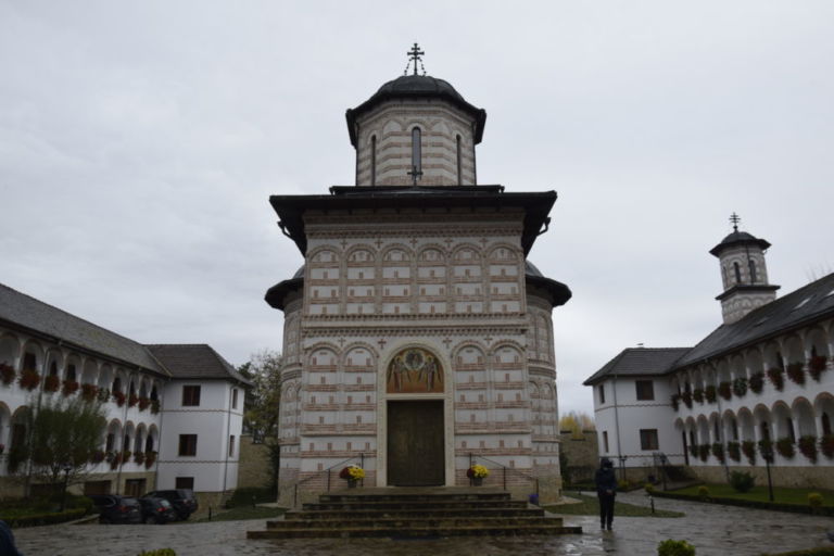 Soborul Sfintilor Arhangheli Mihail si Gavriil si al tuturor cerestilor puteri, Manastirea „Mihai Voda”, Turda, Cluj