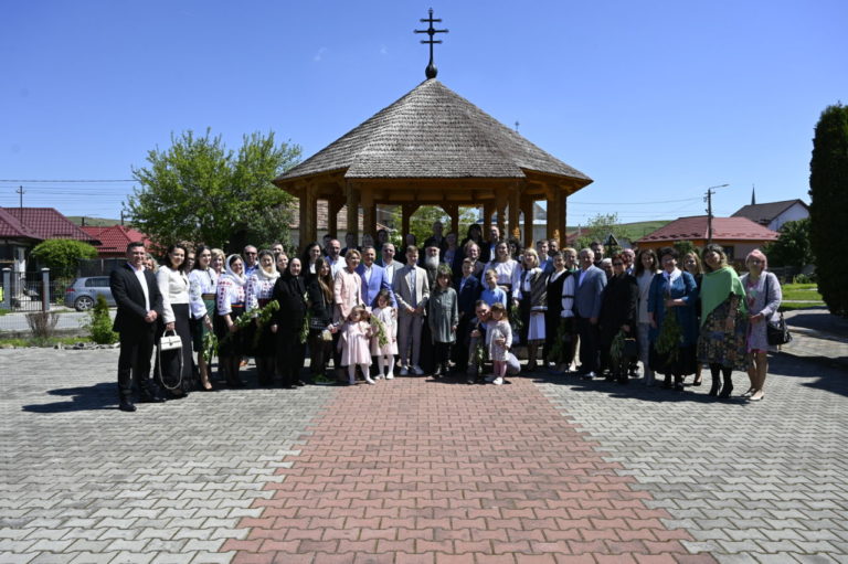 Intrarea Domnului în Ierusalim (Floriile), Parohia „Sfinților Arhangheli Mihail și Gavriil”, Apahida I, Cluj