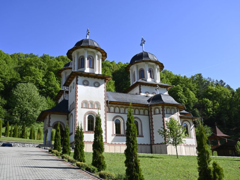 ”Izvorul Tămăduirii”, Mănăstirea ”Sfântul Ilie Tesviteanul”, Băișoara, Cluj