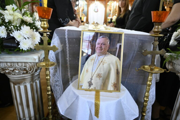 Inmormantarea Parintelui Vasile Rus, Parohia Campia Turzii 3, Cluj