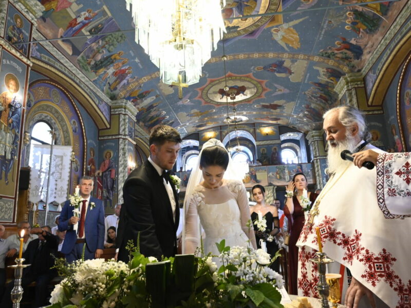 Sfanta Liturghie, Duminica a doua dupa Rusalii (a Sfintilor Romani) si Cununia tinerilor Gabriela si Ioan Chis, Miresu Mare, Maramures