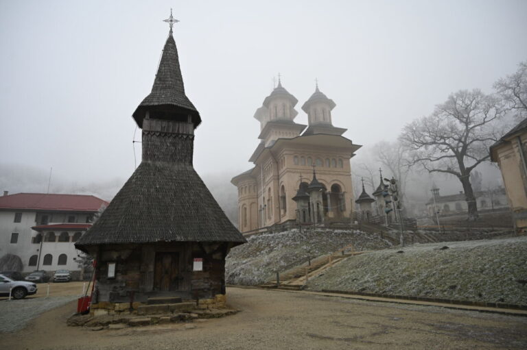 Tăierea-împrejur cea după trup a Domnului, Sfântul Ierarh Vasile cel Mare, Anul Nou, Mânăstirea Nicula, Cluj