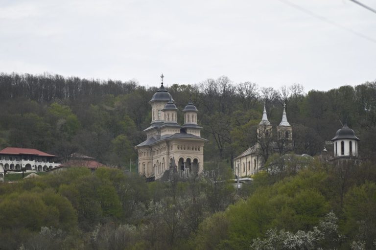 A doua zi de Pasti, Manastirea Nicula, Cluj