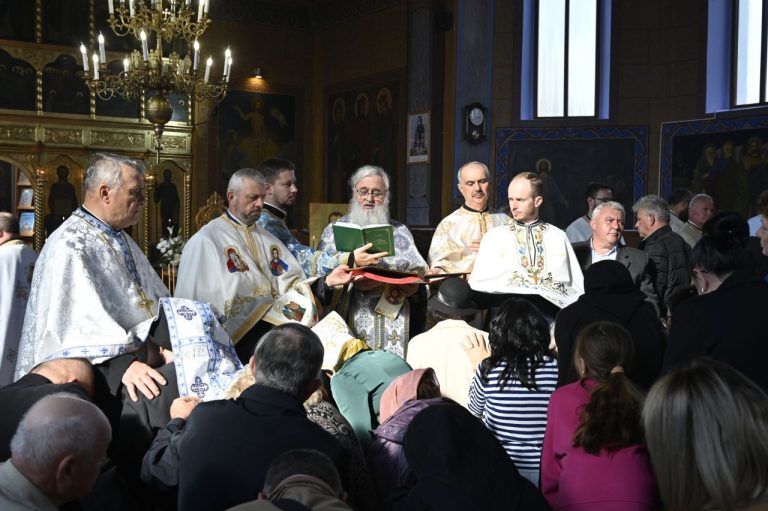 Izvorul Tamaduirii, Taina Sfantului Maslu, Parohia Manastireni, Cluj