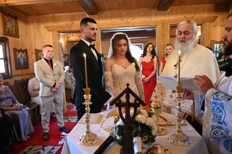 Cununia tinerilor Andreea si Doru, Biserica militara a Garnizoanei Bistrita