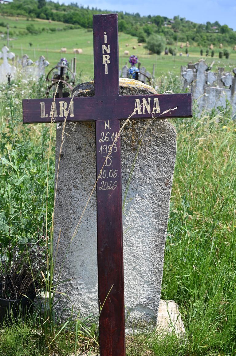 Inmormantarea Credincioasei Ana Lari, Parohia Salva, Bistrita-Nasaud