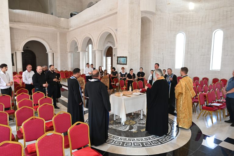 Parastasul Credincioasei Maria Victoria Moldovan, Parohia „Sfantul Ioan Botezatorul” Bistrita